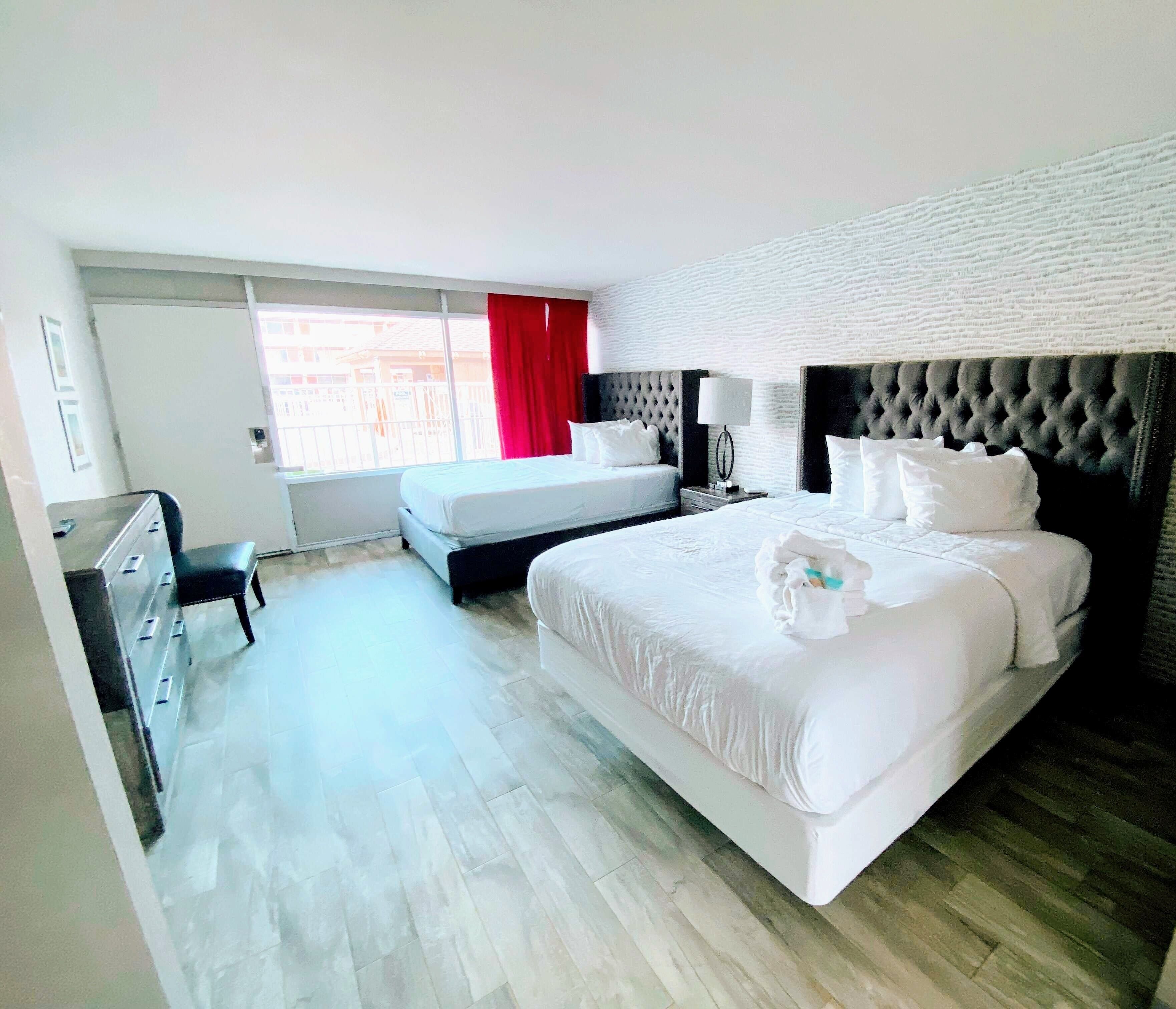 Tropical Retreat: Double Queen Pool View 110