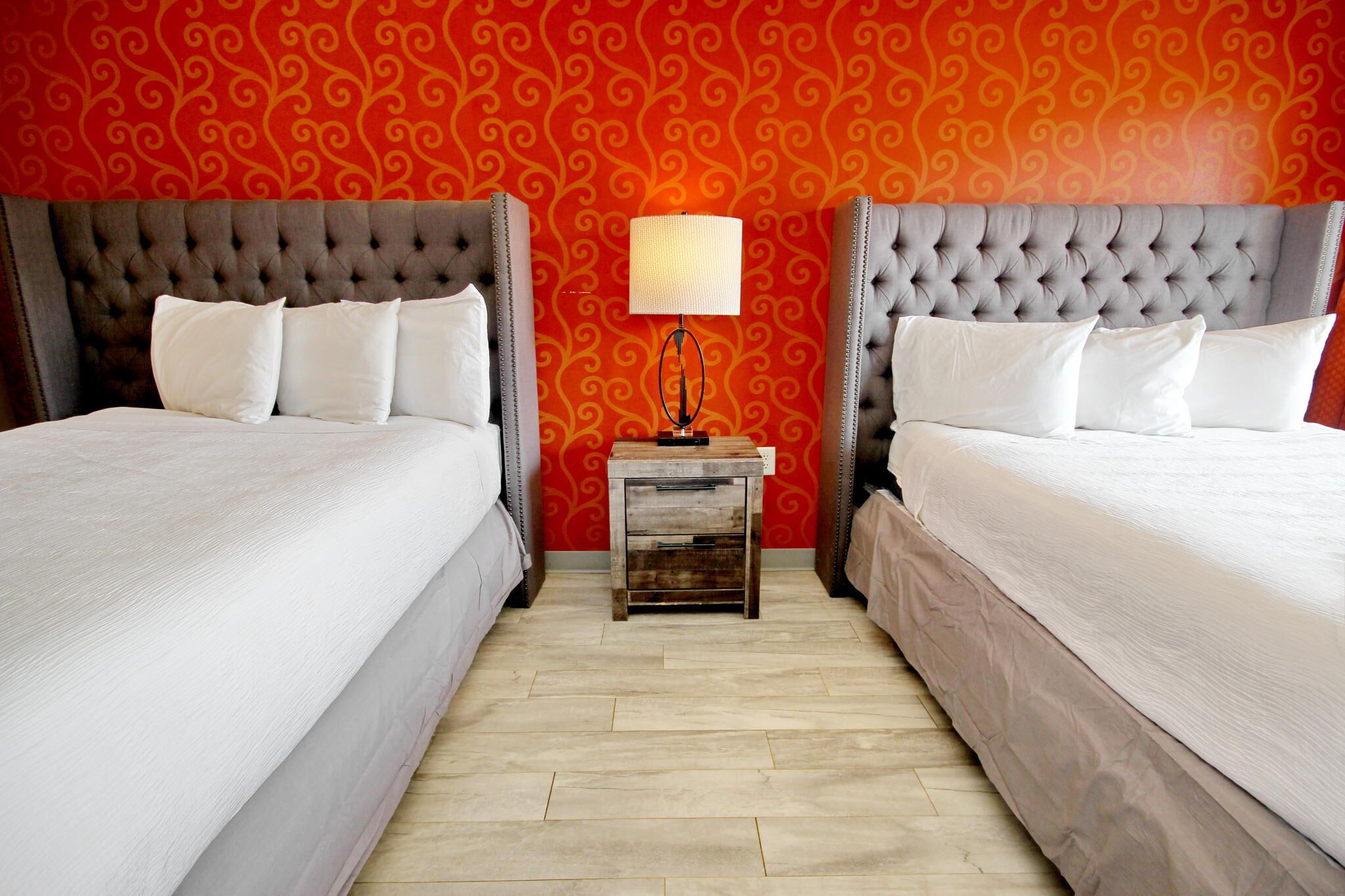 Luxe Pool View: Double Queen Vacation Dream 216