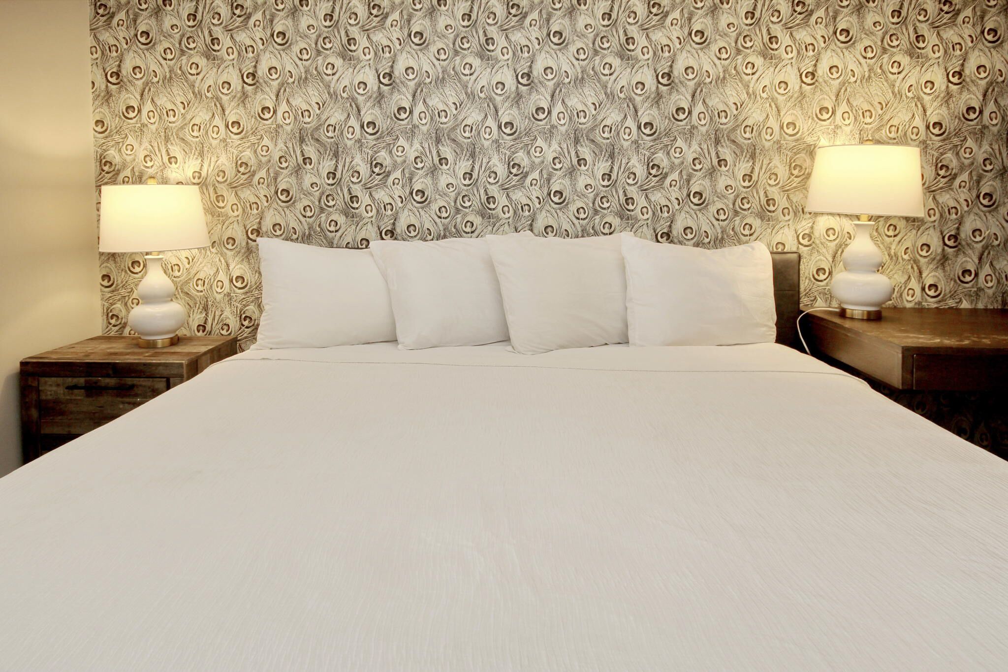 Unwind in this Beautiful One-Bedroom King Suite 136