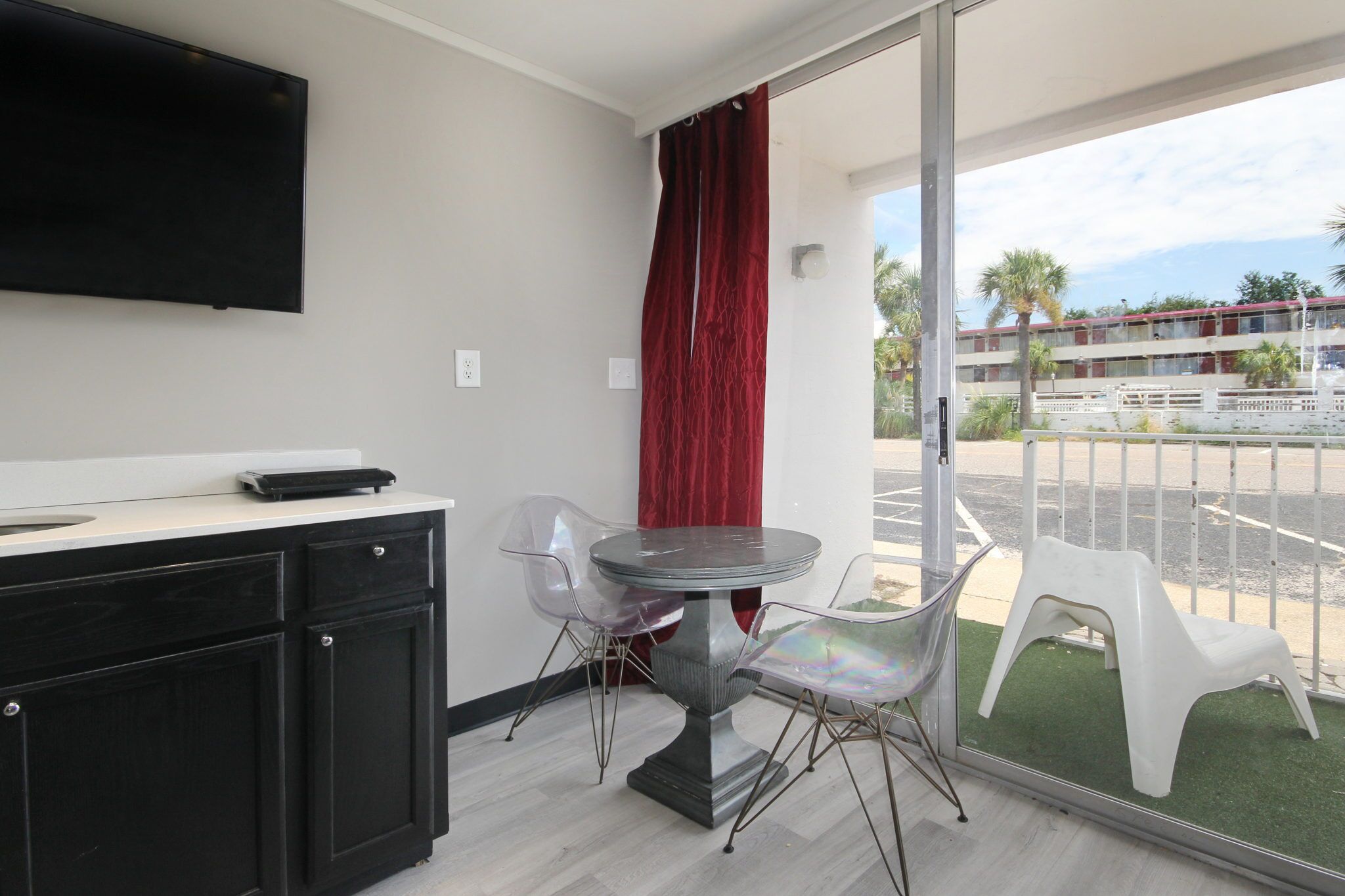 Your Perfect Getaway Awaits: Chic One Bedroom King Suite