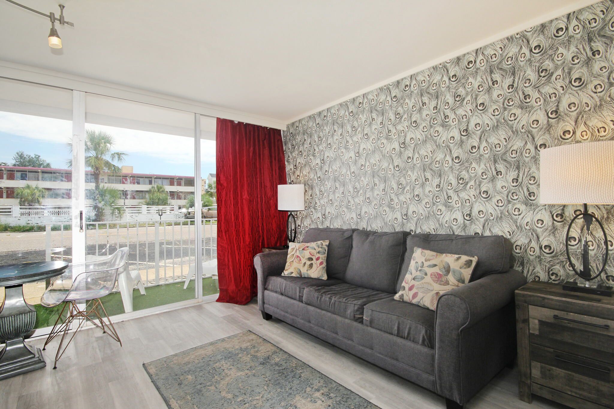 Relax and Unwind: Tranquil One Bedroom King Suite