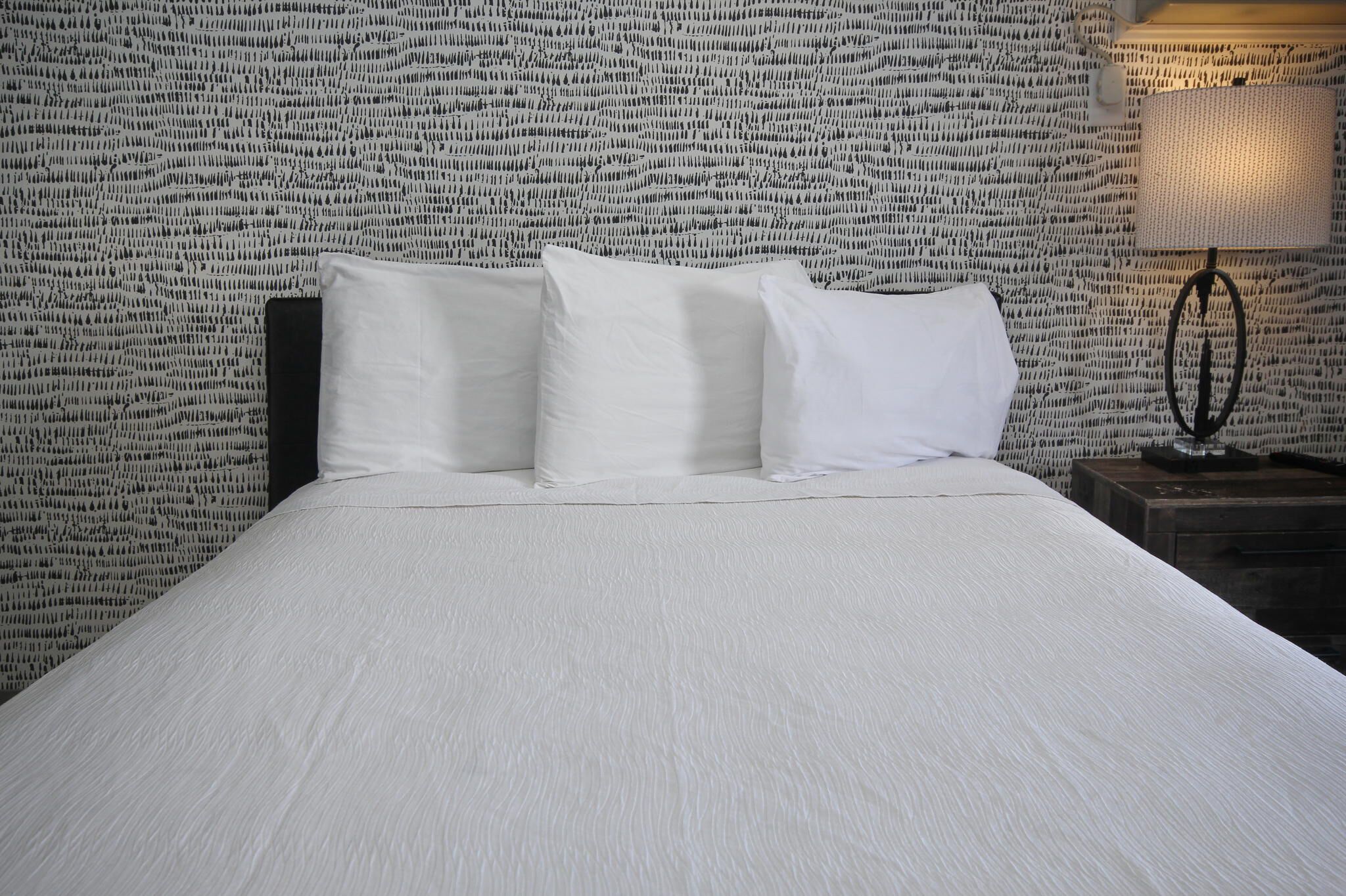 A Peaceful Retreat - Stay in our Serene Standard Queen Room