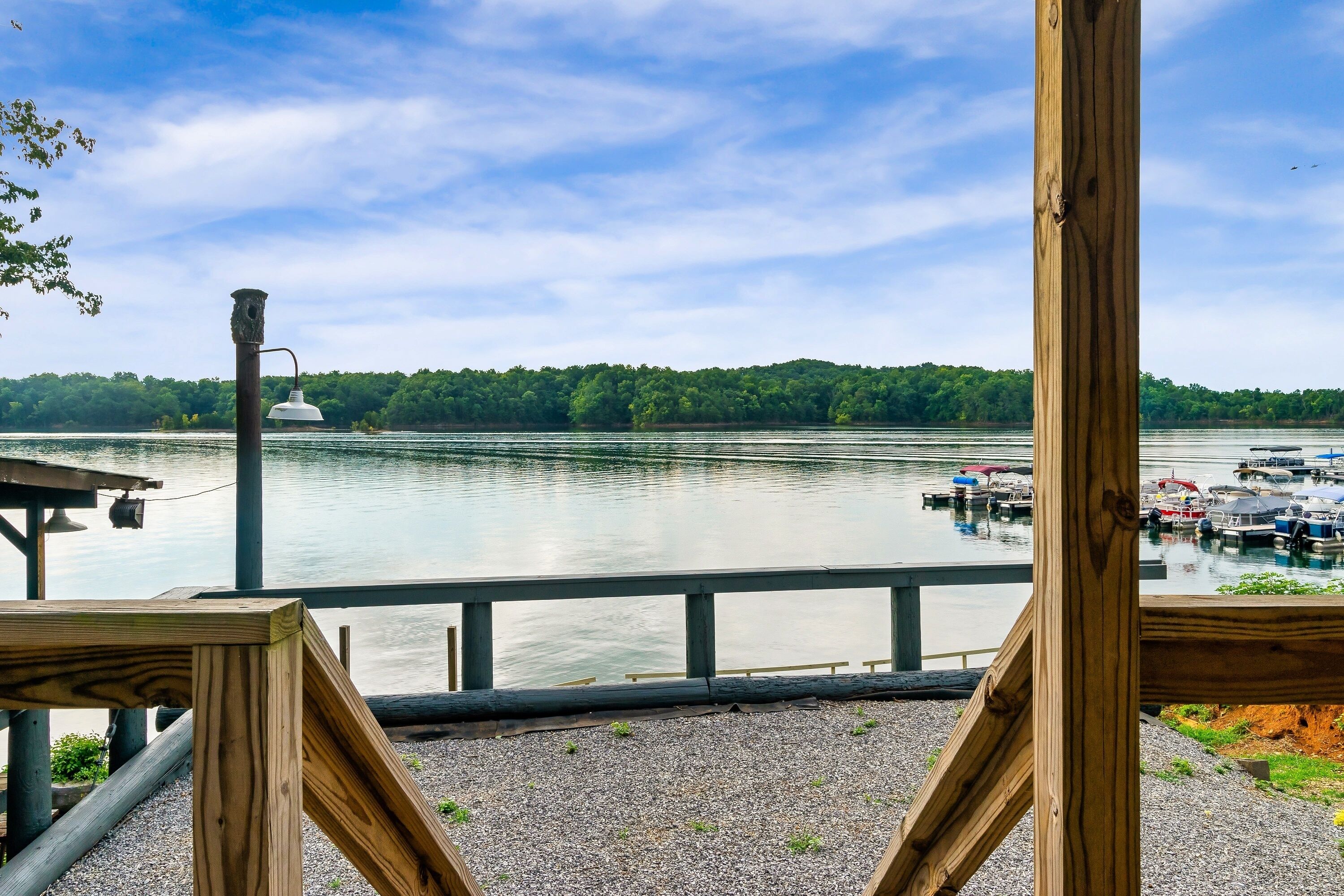 Cabin at Lakeside - Lake View / Mountain View / Hot Tub / Corn Hole / Fire Pit / WiFi
