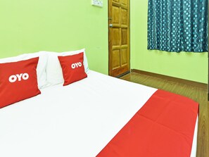 Standard-Doppelzimmer, 1 Queen-Bett | Schreibtisch, kostenloses WLAN, Bettwäsche