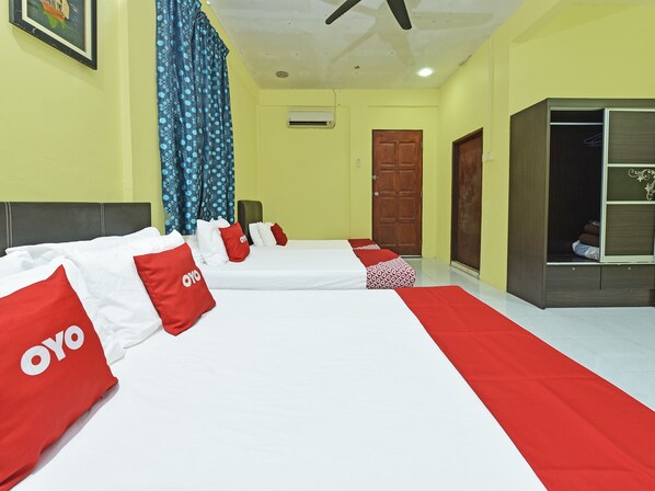 Familjesvit | Skrivbord, gratis wi-fi och sängkläder