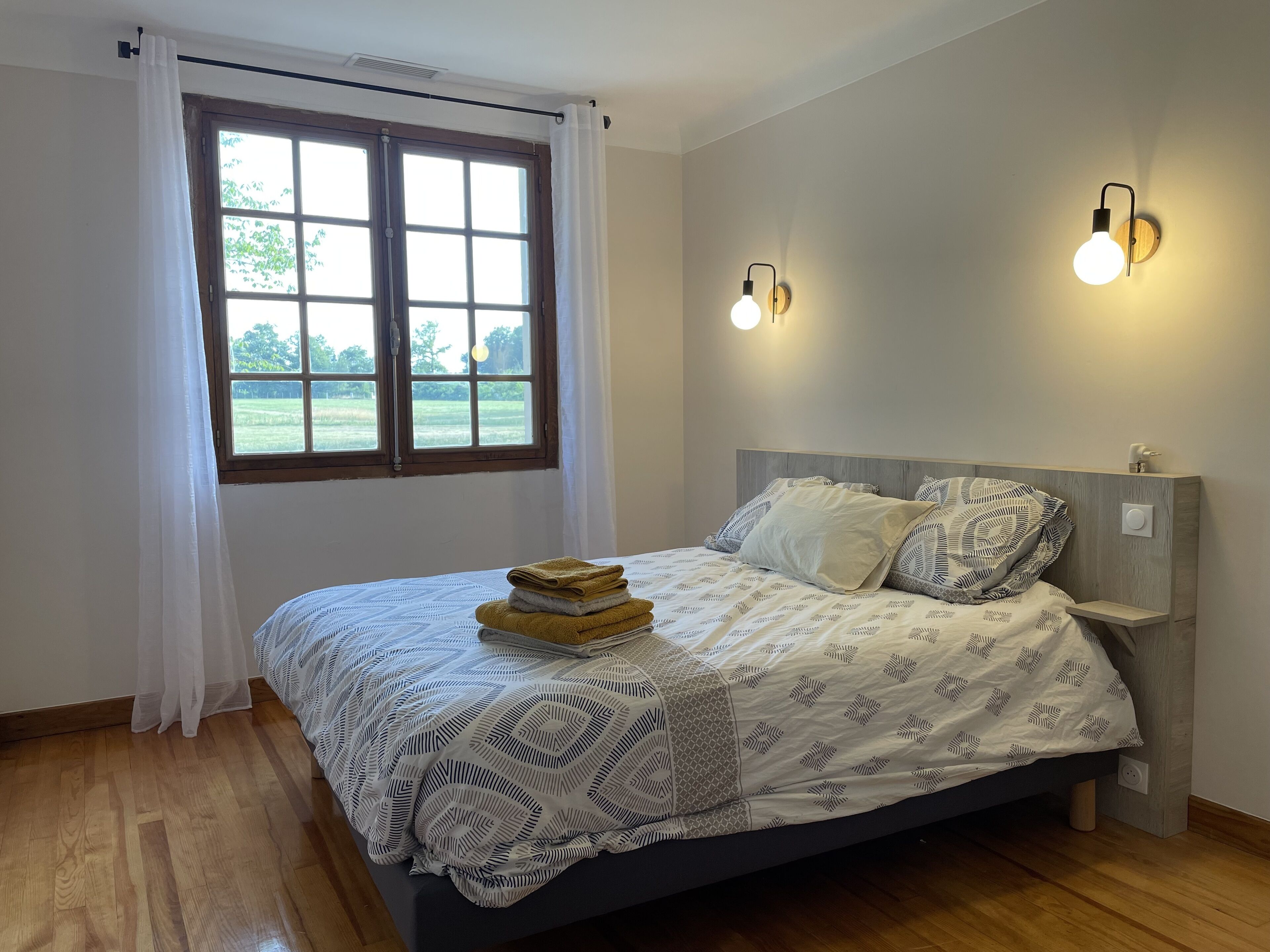 Magnificent villa with fireplace