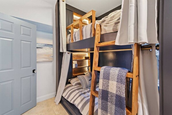 3 dormitorios, tabla de planchar con plancha, wifi y ropa de cama