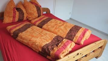 1 chambre, lit parapluie, Wi-Fi gratuit, draps fournis