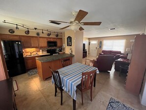 Smart TV - Titusville Holiday Home (Titusville)