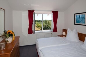 2 bedrooms