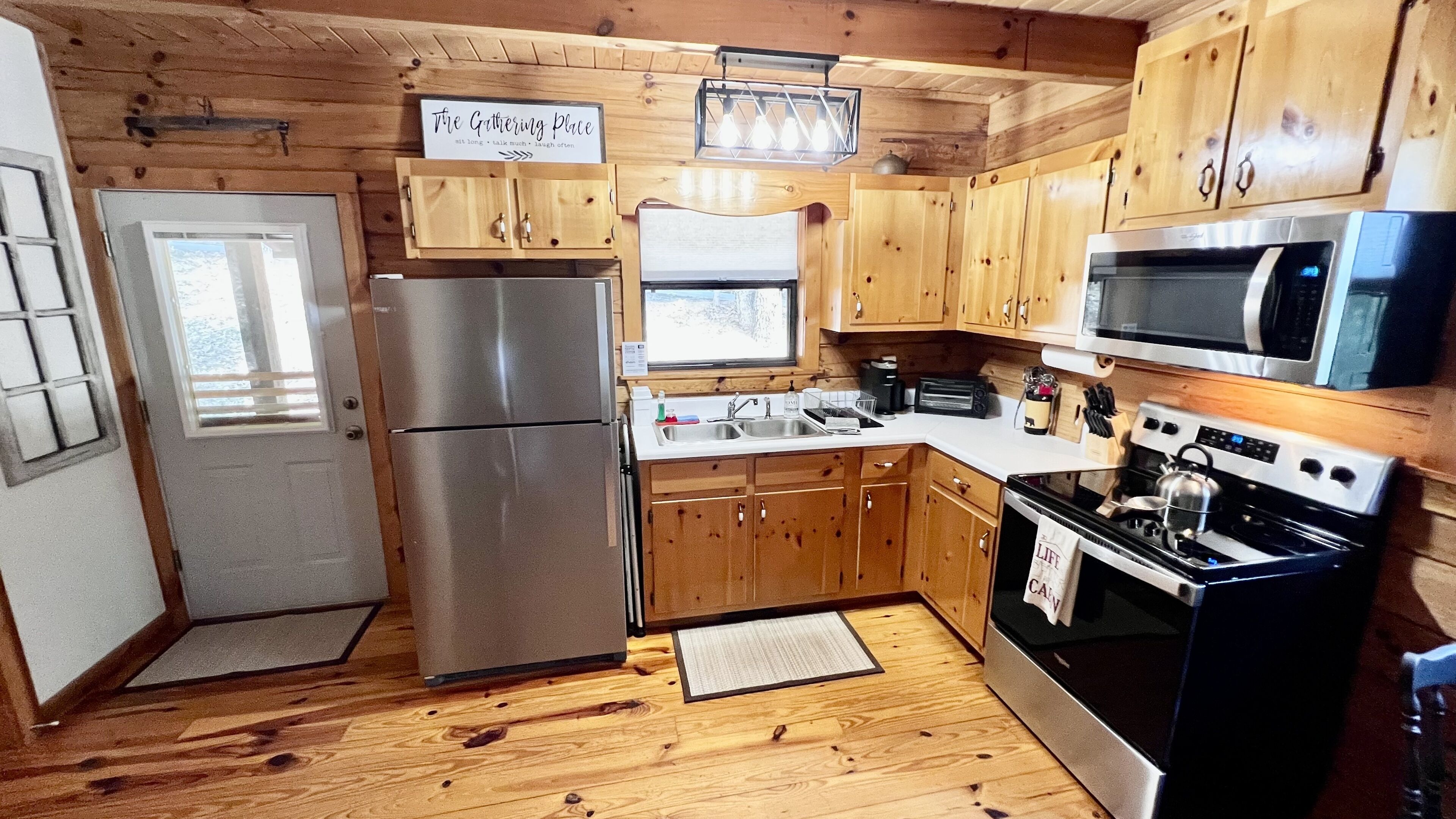  Log Cabin w-View 7min > Blairsville, HotTub,  Motorcycle Garage, FirePit & more