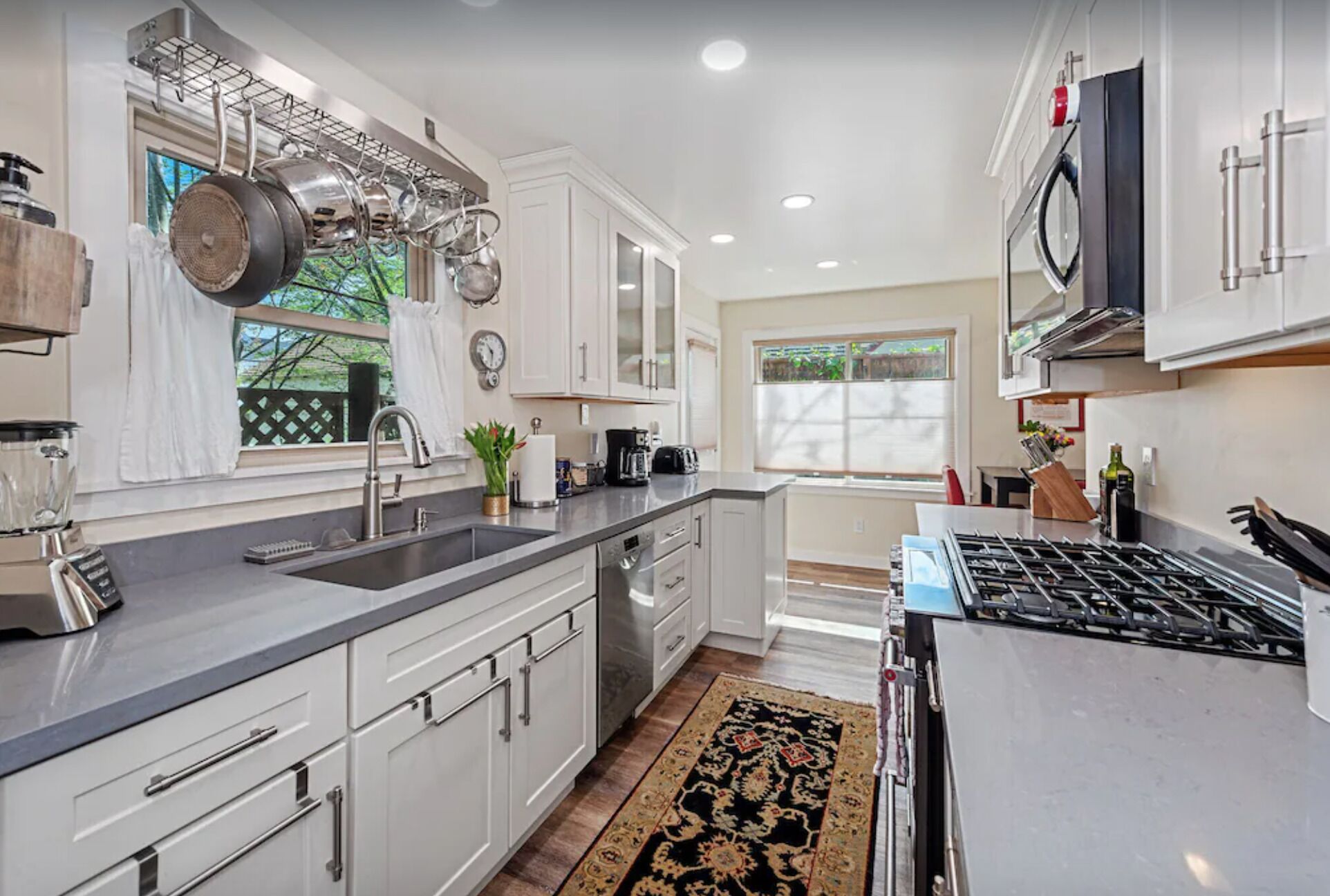 Vintage 2 Bedroom, Proctor Terrace