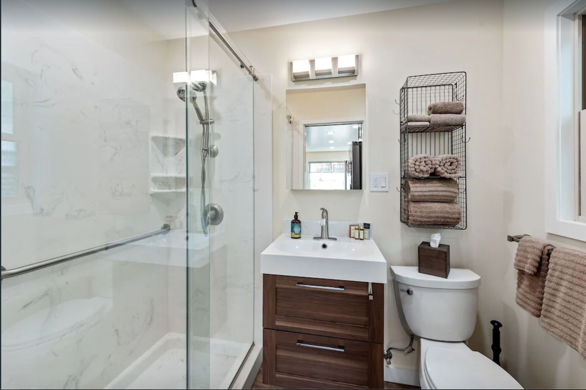 Vintage 2 Bedroom, Proctor Terrace