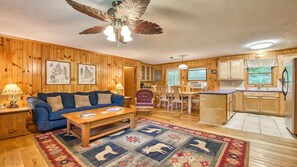 Smart-TV, peis og bøker