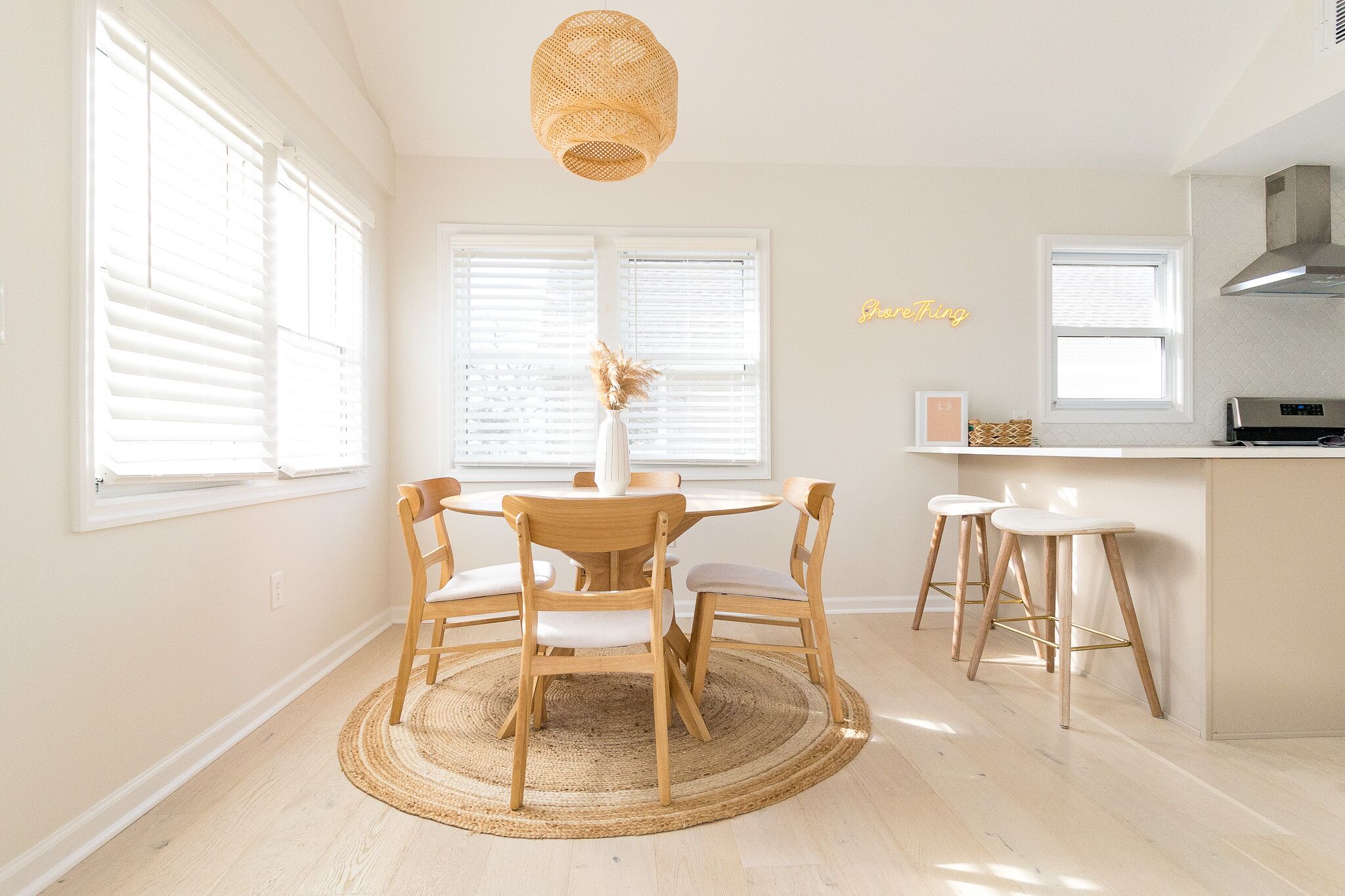 Cozy Modern Coastal Home-Enjoy the Beauty of the Beach During the Off Season