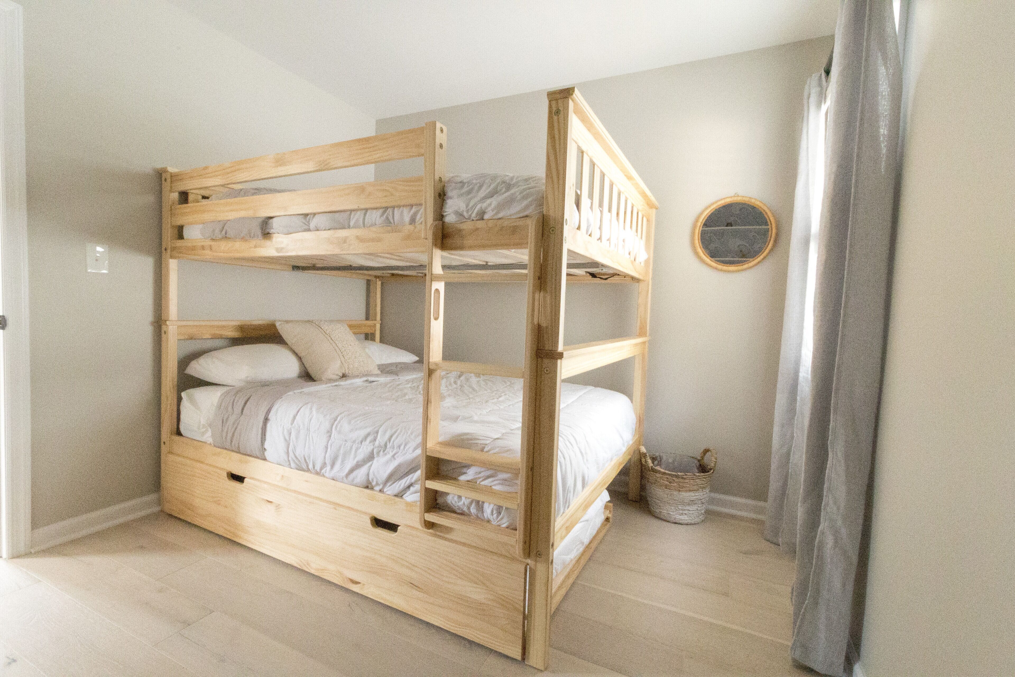 Cozy Modern Coastal Home-Enjoy the Beauty of the Beach During the Off Season