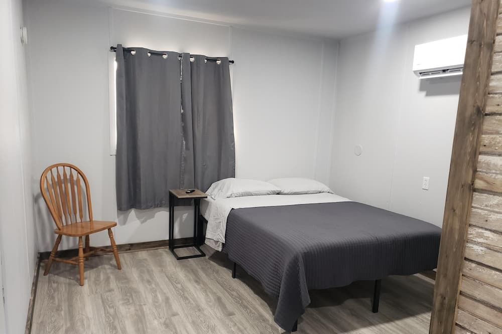 New mini-suite 1 with view of Santa Anna Mountain