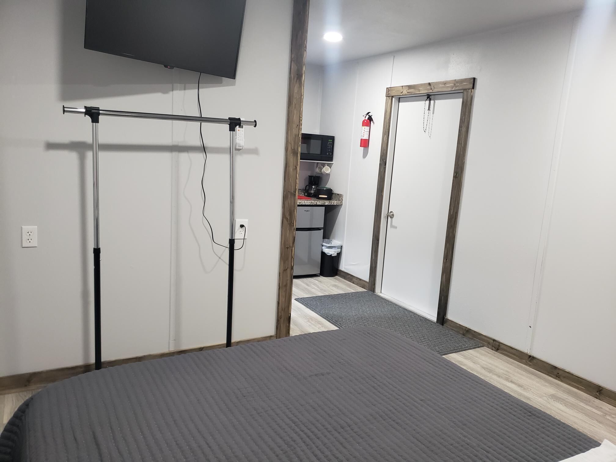 New mini-suite 1 with view of Santa Anna Mountain