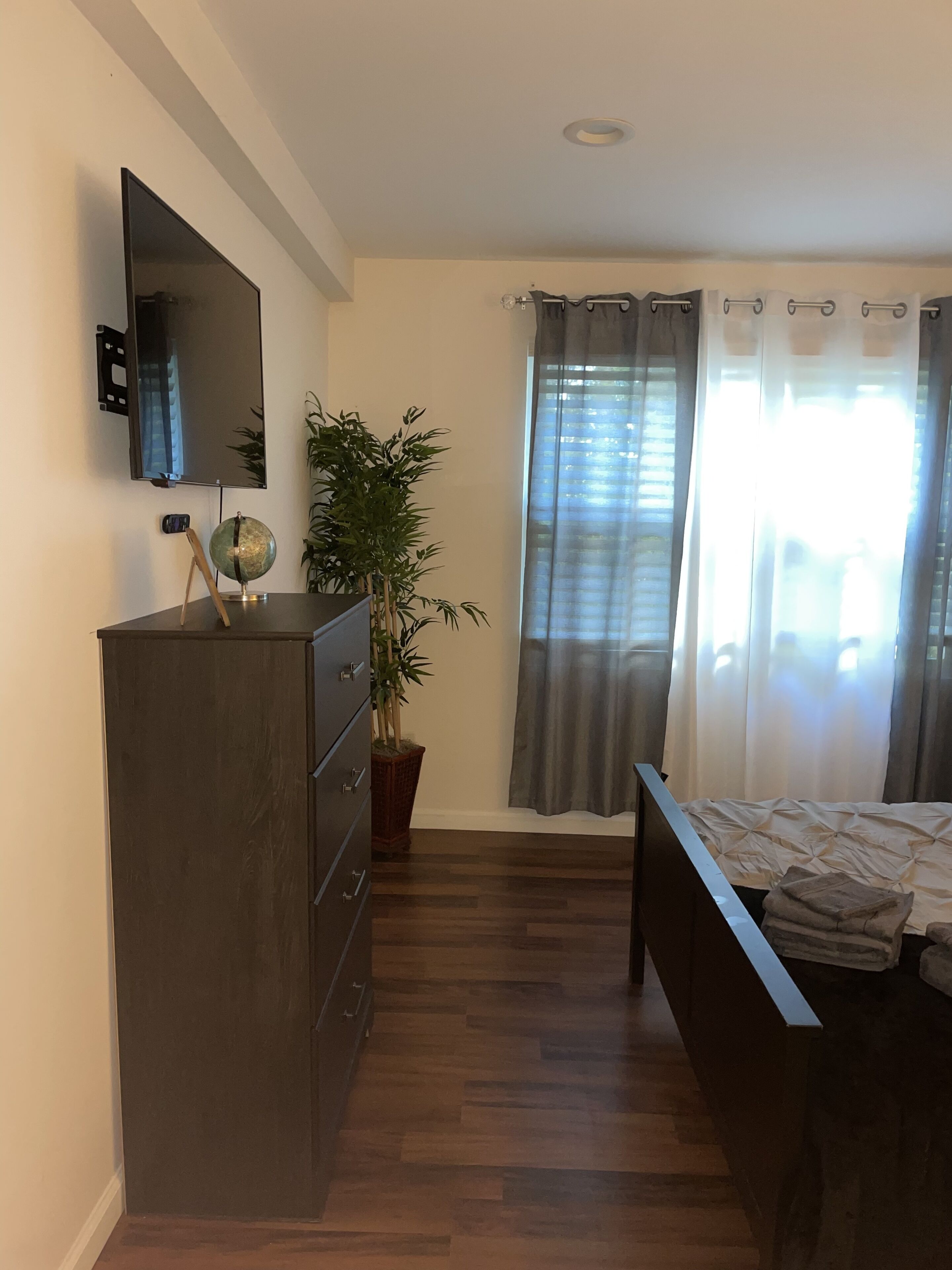 Beautiful 1 bedroom near everything!