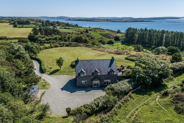 Interior detail - Valhalla Schull Holiday Home (Schull)