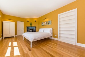 5 bedrooms, bed sheets - Valhalla Schull Holiday Home (Schull)