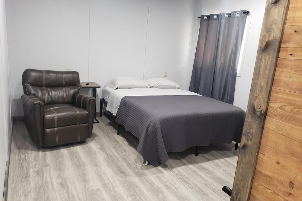 New mini-suite 2 with view of Santa Anna Mountain