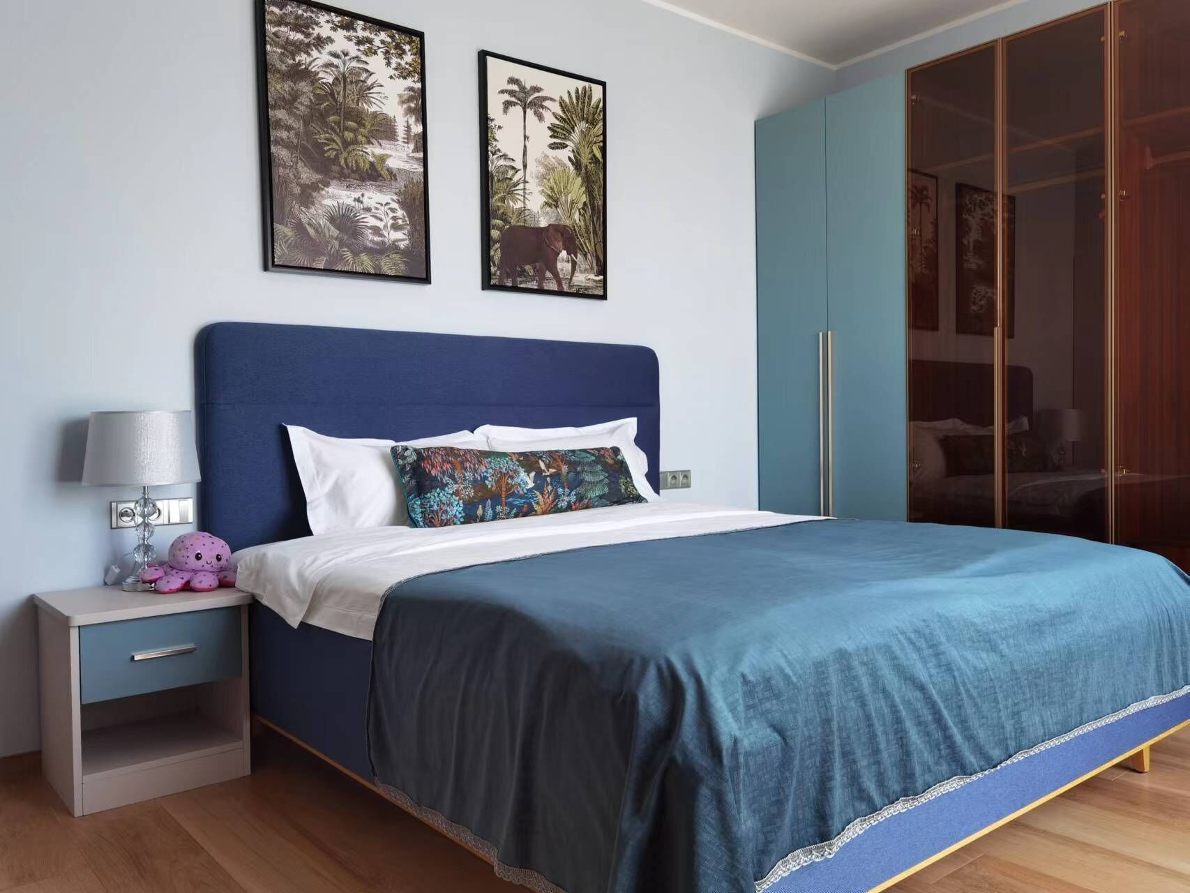 Iron/ironing board, WiFi