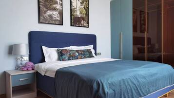 Iron/ironing board, WiFi