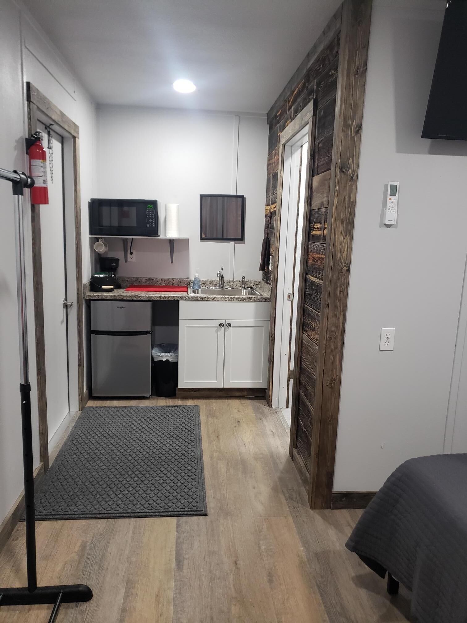 New mini-suite 3 with view of Santa Anna Mountain