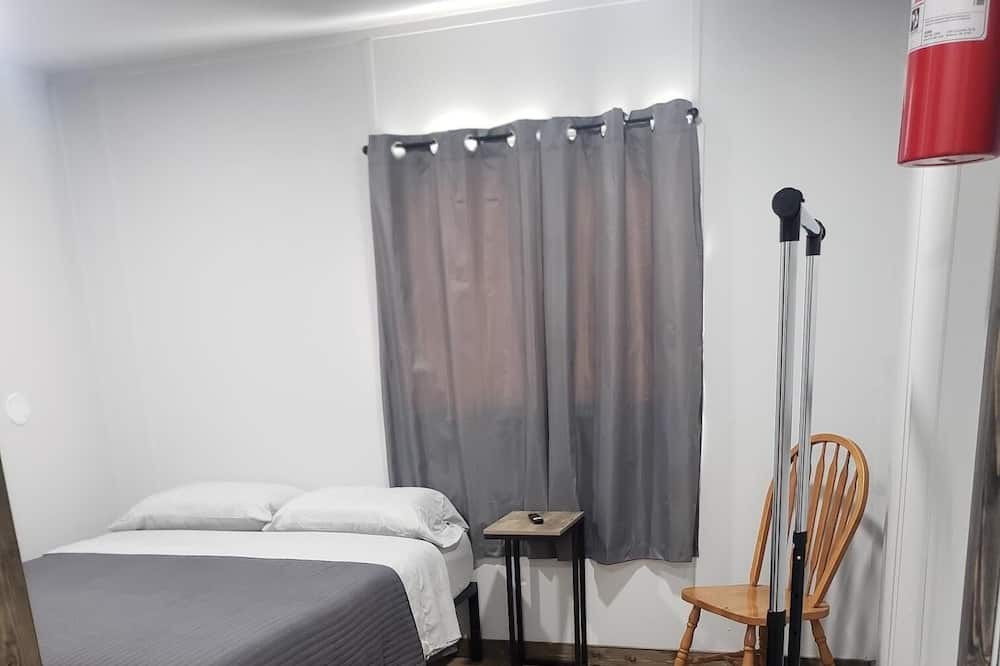 New mini-suite 3 with view of Santa Anna Mountain