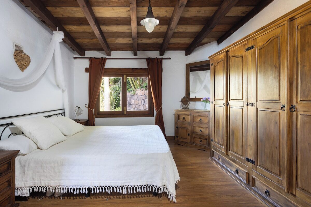 2 dormitorios, tabla de planchar con plancha, cuna de viaje y wifi