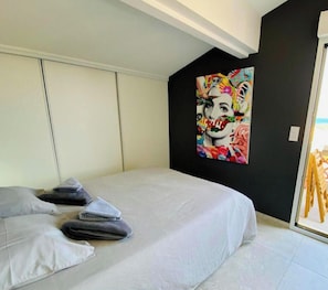 7 bedrooms, free WiFi, bed sheets