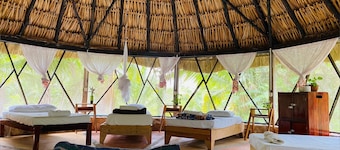 Cayuco Maya