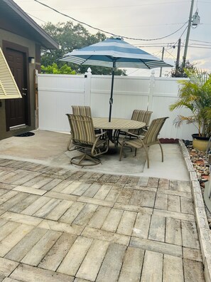 Outdoor dining