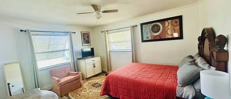 2 bedrooms, iron/ironing board, free WiFi, bed sheets