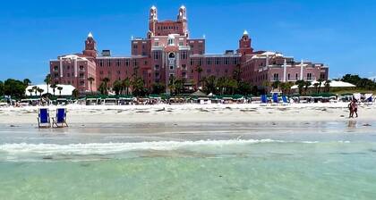 2 Bedroom Golf Course View, Near the Beach!