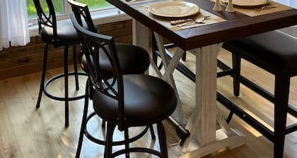 Home in quiet friendly neighborhood near the river, parks and walking trails