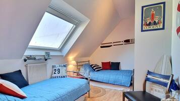4 slaapkamers, een strijkplank/strijkijzer, gratis wifi, beddengoed