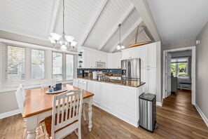 Fridge, microwave, oven, stovetop - 2 BDR + Loft Cottage w/ Golf Views! Close to Beach, Neighborhood Pool! Amenity Cards! (Seabrook Island)