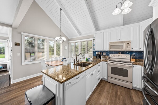 Fridge, microwave, oven, stovetop - 2 BDR + Loft Cottage w/ Golf Views! Close to Beach, Neighborhood Pool! Amenity Cards! (Seabrook Island)