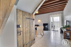 Televisión, reproductor de DVD y estéreo 