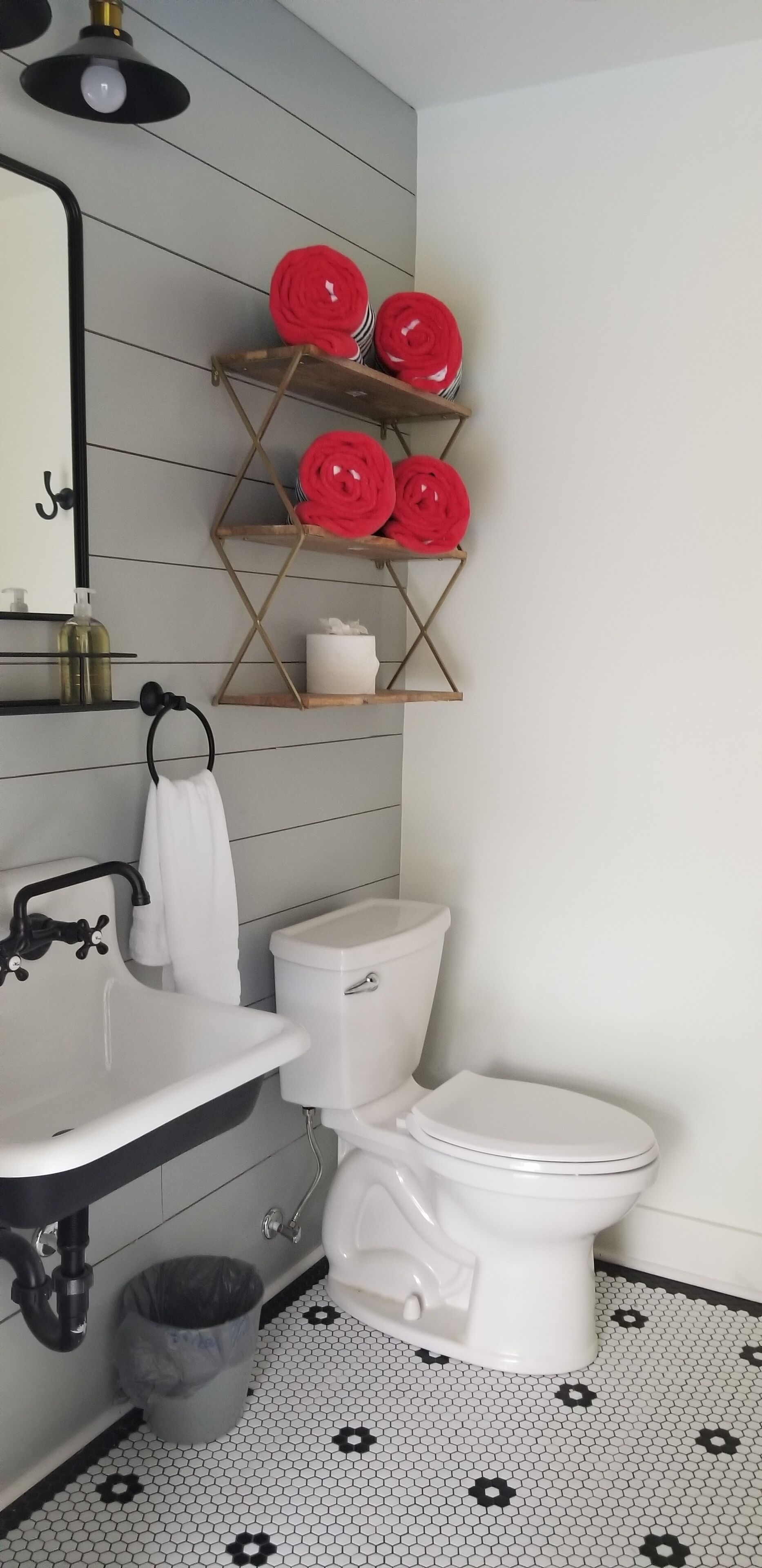 Historic Luxury Cottage w/Pool Walk to Village