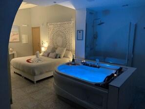 Suite estudio junior | Minibar, caja fuerte, wifi gratis y ropa de cama