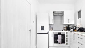 Fridge, microwave, oven, coffee/tea maker