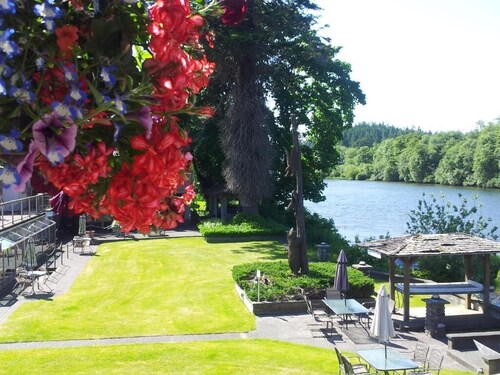 Campbell River Lodge by Riverside
