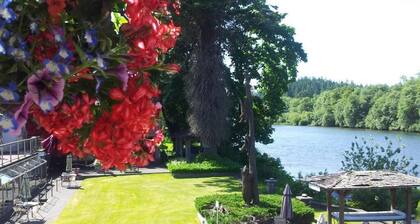 Campbell River Lodge by Riverside