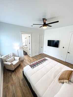 5 habitaciones, tabla de planchar con plancha y wifi gratis 