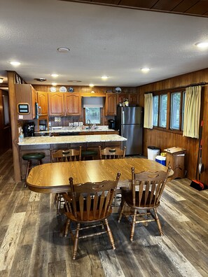 Fridge, microwave, oven, stovetop - Waterfront Lower Whitefish Getaway (Crosslake)