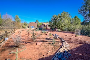 Property grounds - Serene retreat secluded in the hills, private trails straight from the backyard. (Sedona)