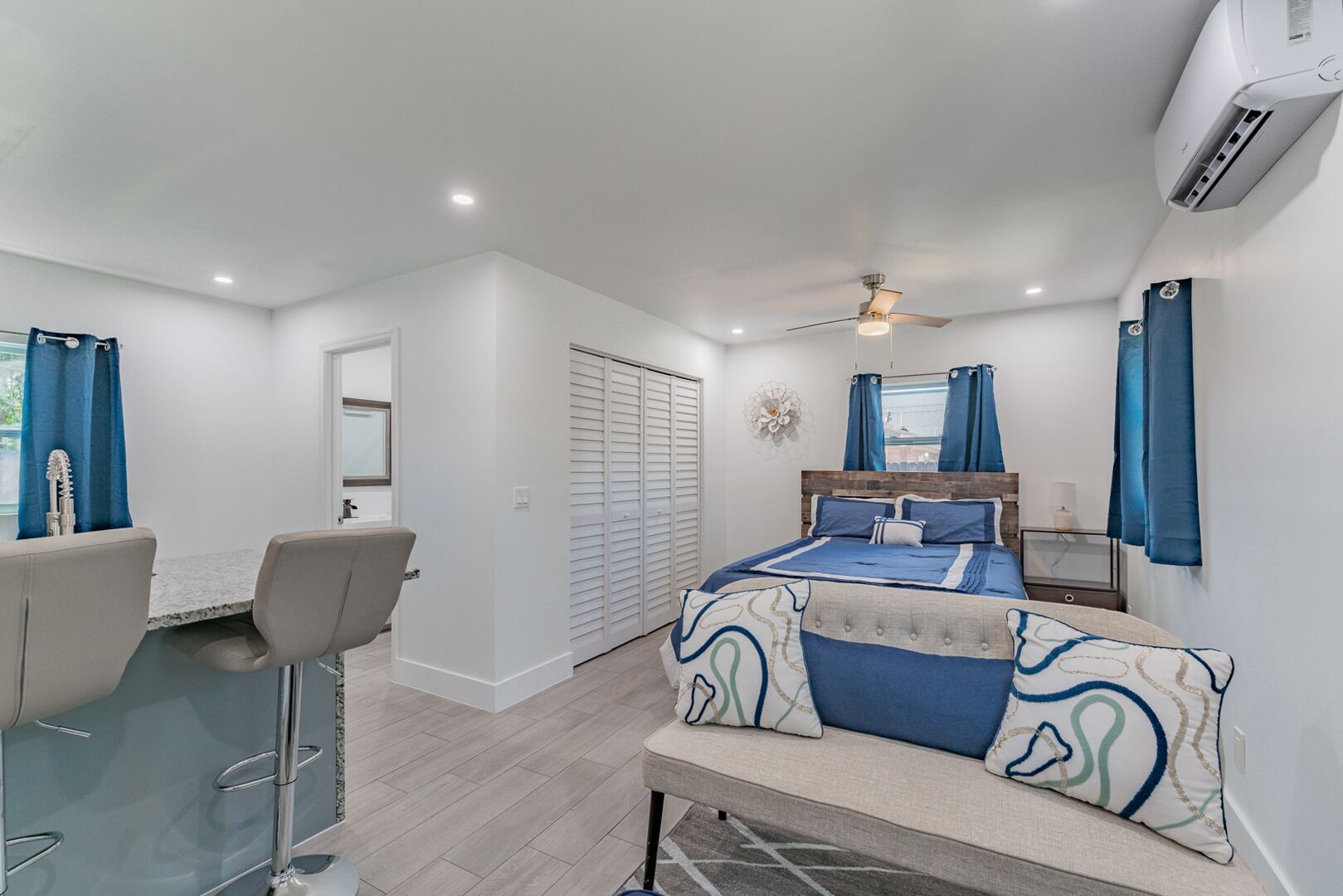 Entire Tiny Home With Private Entrance In Tampa Close To Attractions